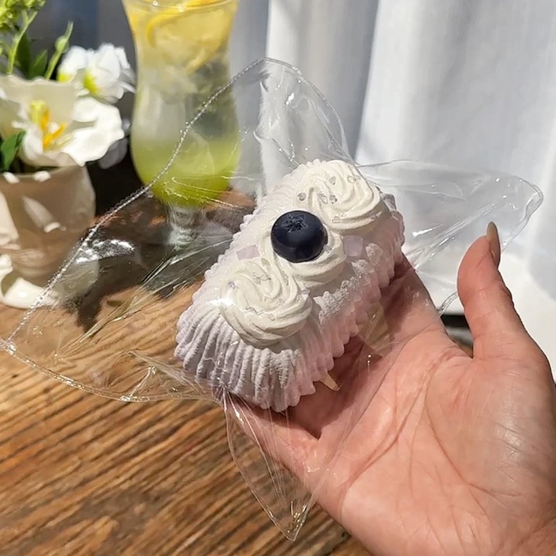 mokk  最新作スクイーズ     ブルーベリーと芋泥