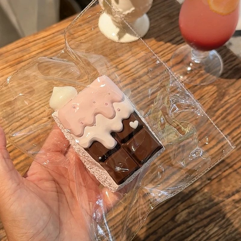 mokk  最新作スクイーズ     ストロベリーチョコレート